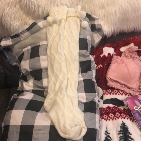 Socks OVEE KNEE CUTE long sweater knit with Pom Poms! Over knee. - Picture 2 of 4